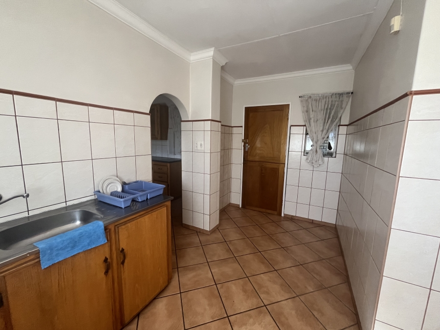 4 Bedroom Property for Sale in Kannoniers Park North West